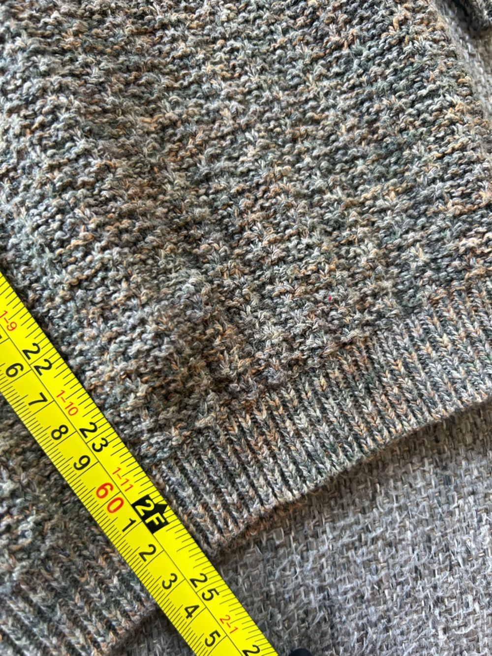 Vintage 1990’s Bill Blass Marled Green V-Neck Pullover Sweater | Medium - Picture 5 of 9